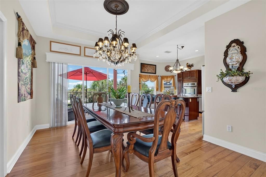 En Venta: $550,000 (3 camas, 2 baños, 2363 Pies cuadrados)