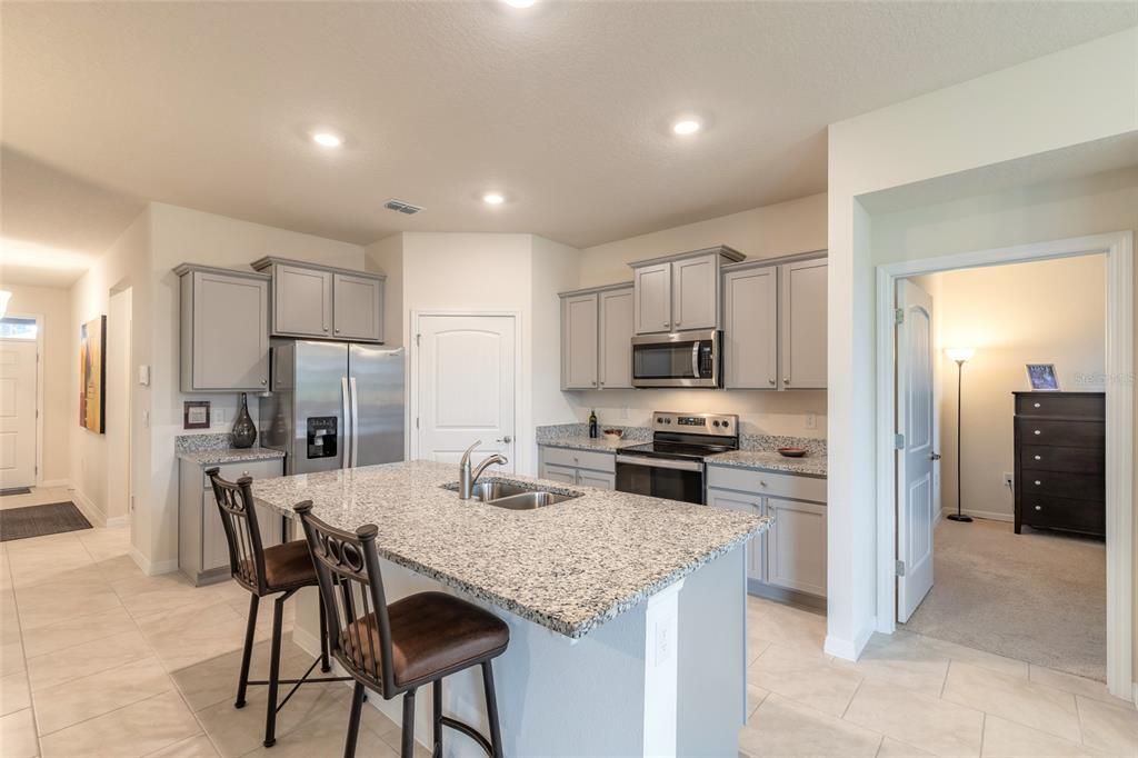 For Sale: $379,900 (3 beds, 2 baths, 1722 Square Feet)