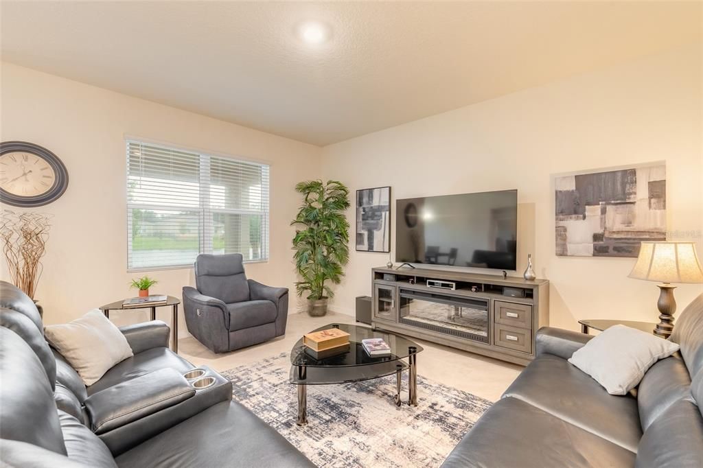 For Sale: $379,900 (3 beds, 2 baths, 1722 Square Feet)