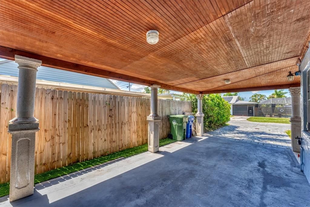 For Sale: $279,900 (3 beds, 2 baths, 1300 Square Feet)