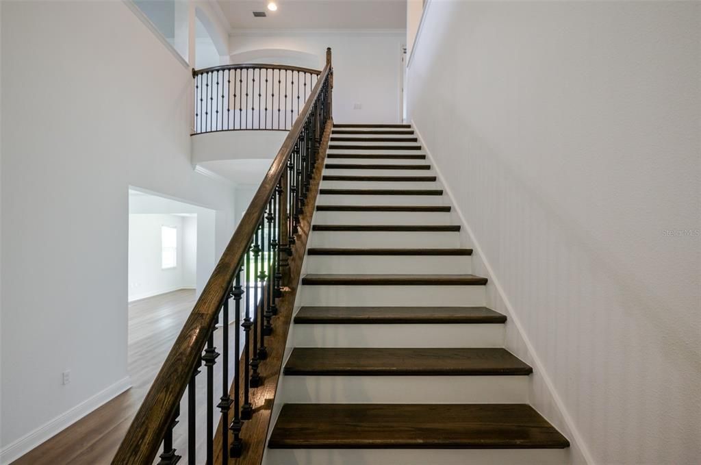 For Sale: $1,090,000 (5 beds, 4 baths, 4420 Square Feet)
