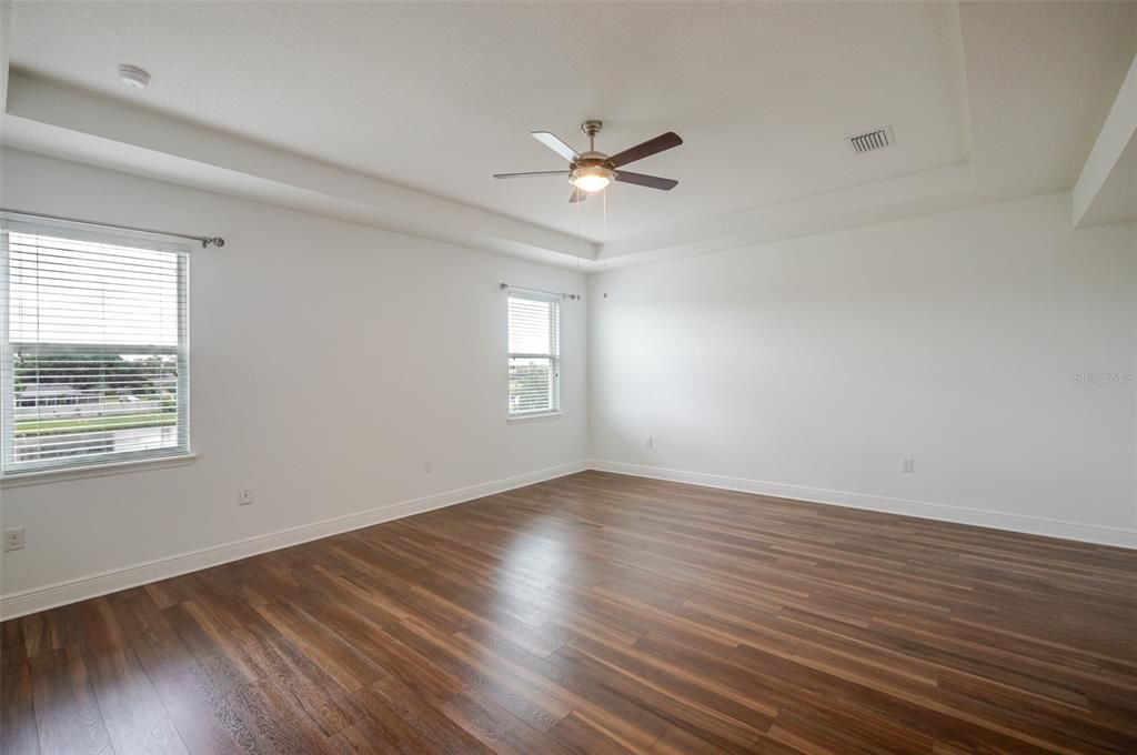 For Sale: $1,090,000 (5 beds, 4 baths, 4420 Square Feet)