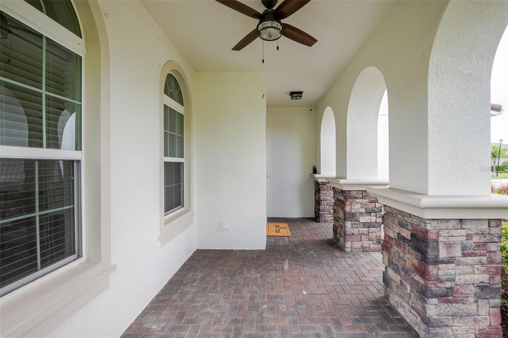 For Sale: $1,090,000 (5 beds, 4 baths, 4420 Square Feet)