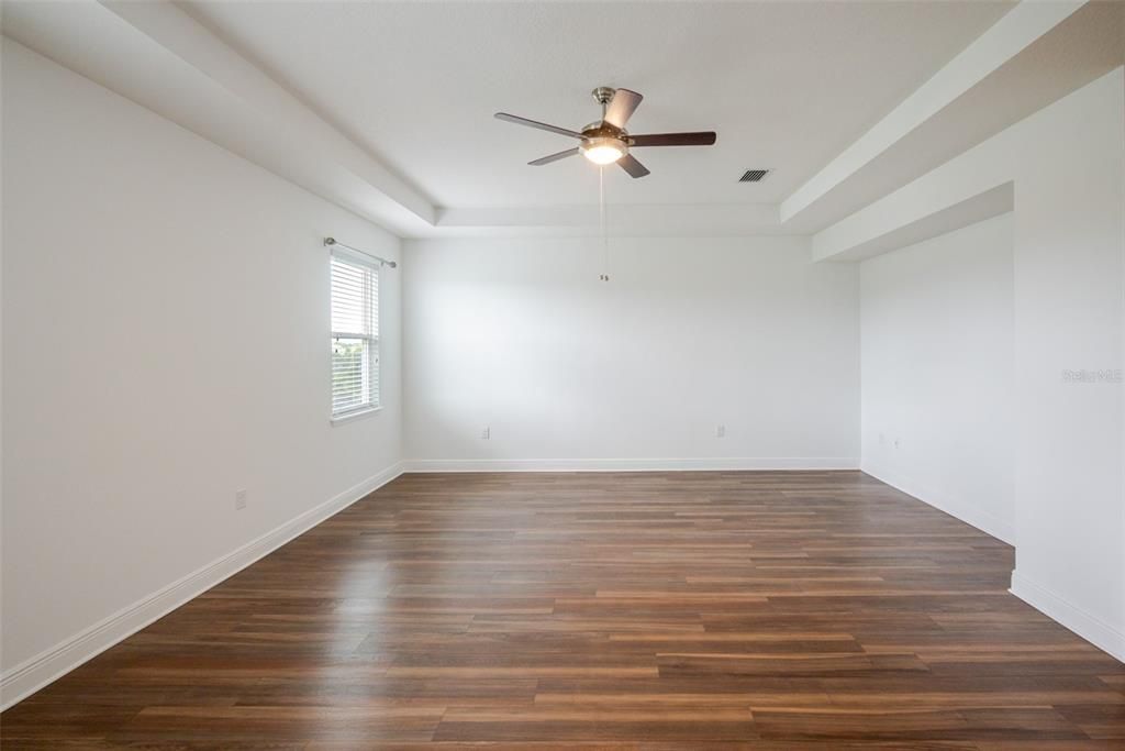 For Sale: $1,090,000 (5 beds, 4 baths, 4420 Square Feet)