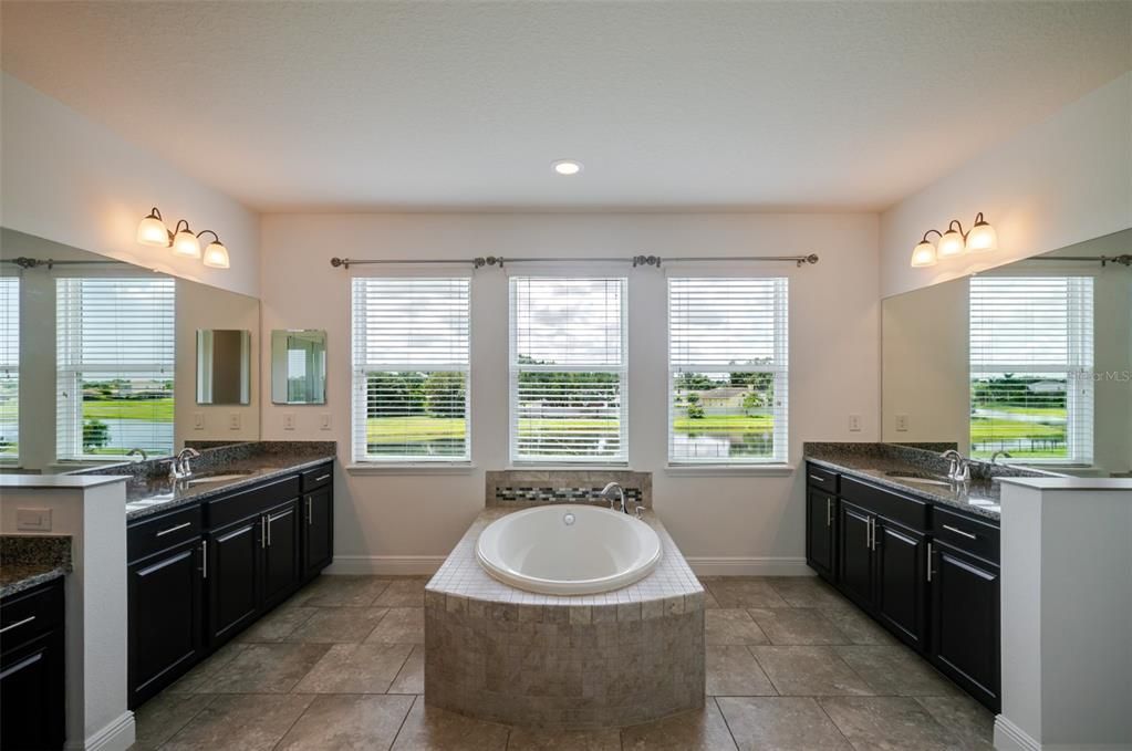 For Sale: $1,090,000 (5 beds, 4 baths, 4420 Square Feet)