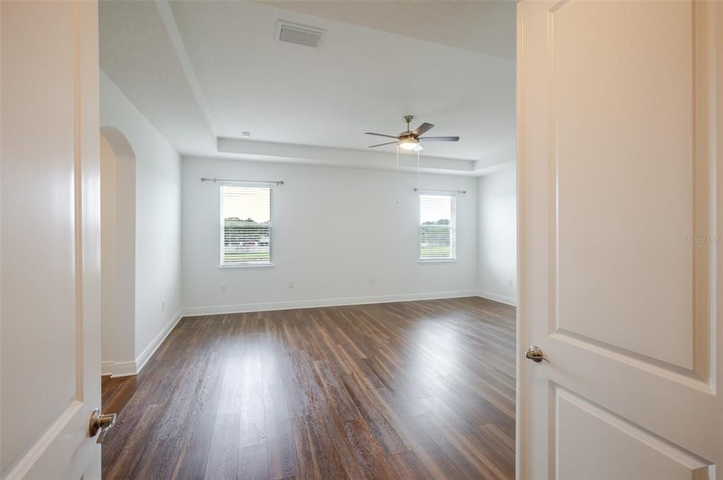 For Sale: $1,090,000 (5 beds, 4 baths, 4420 Square Feet)