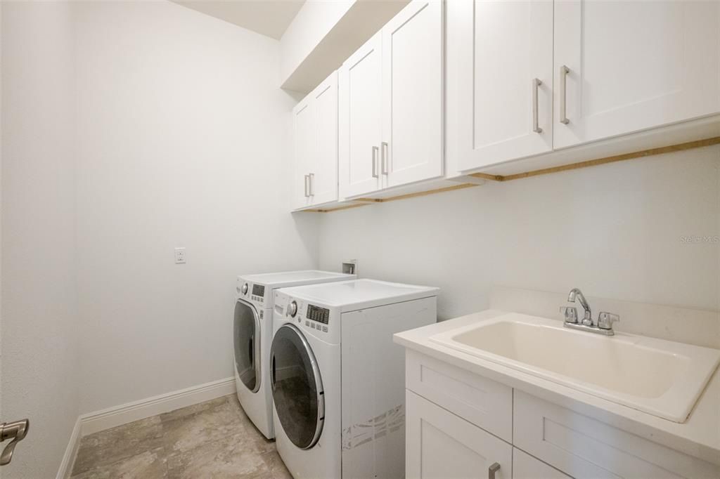 For Sale: $1,090,000 (5 beds, 4 baths, 4420 Square Feet)