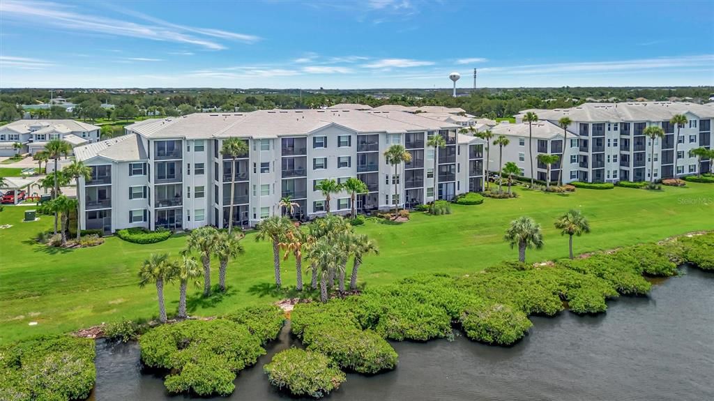 For Sale: $449,999 (3 beds, 2 baths, 1302 Square Feet)