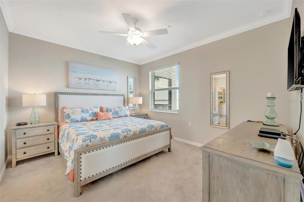 For Sale: $449,999 (3 beds, 2 baths, 1302 Square Feet)