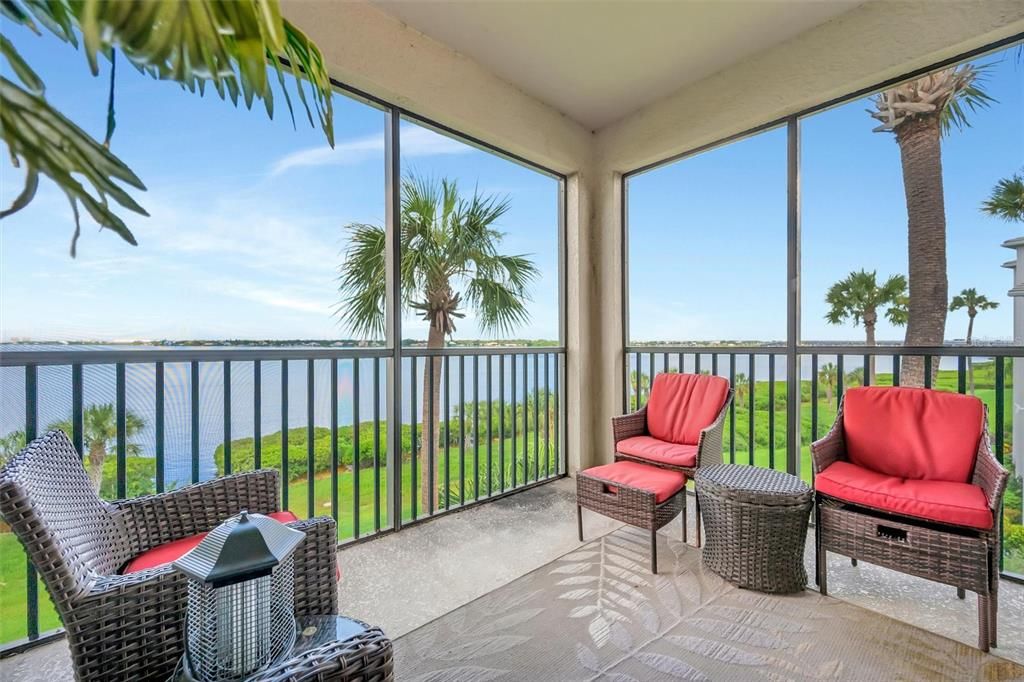 For Sale: $449,999 (3 beds, 2 baths, 1302 Square Feet)