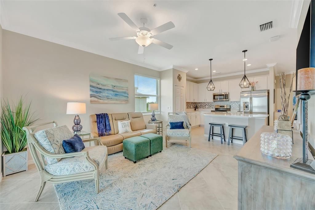 For Sale: $449,999 (3 beds, 2 baths, 1302 Square Feet)