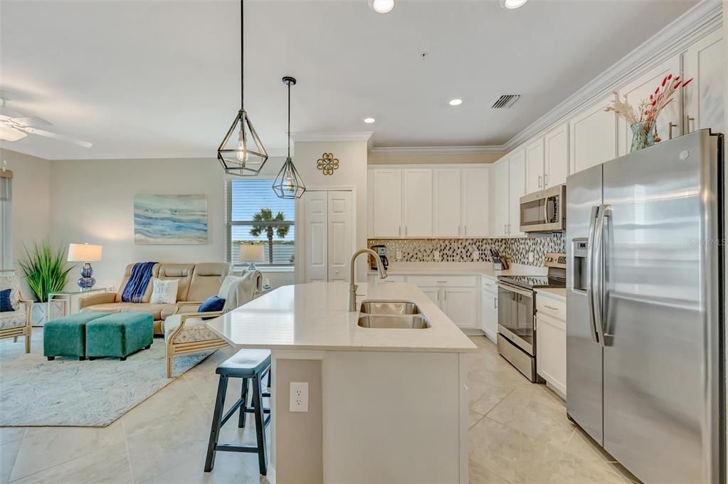 For Sale: $449,999 (3 beds, 2 baths, 1302 Square Feet)