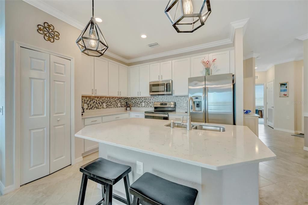 For Sale: $449,999 (3 beds, 2 baths, 1302 Square Feet)