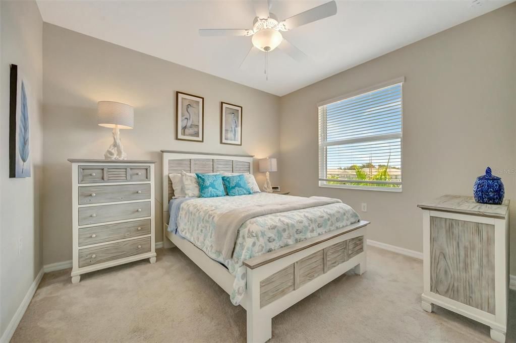 For Sale: $449,999 (3 beds, 2 baths, 1302 Square Feet)