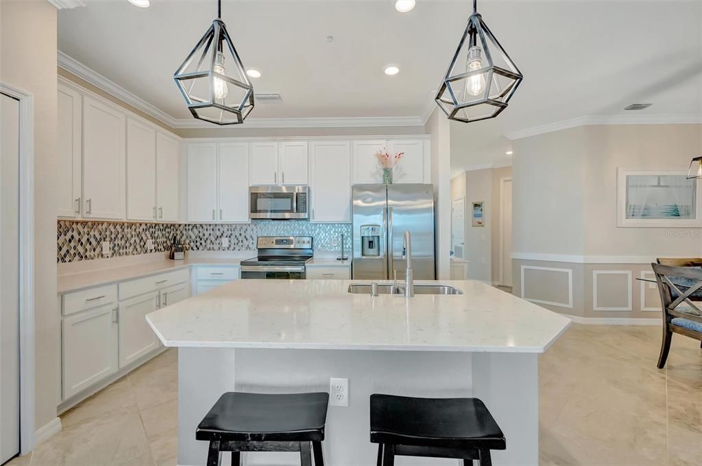 For Sale: $449,999 (3 beds, 2 baths, 1302 Square Feet)
