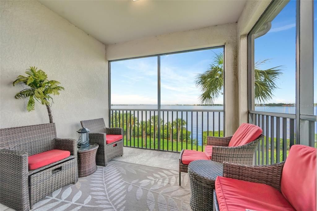 For Sale: $449,999 (3 beds, 2 baths, 1302 Square Feet)