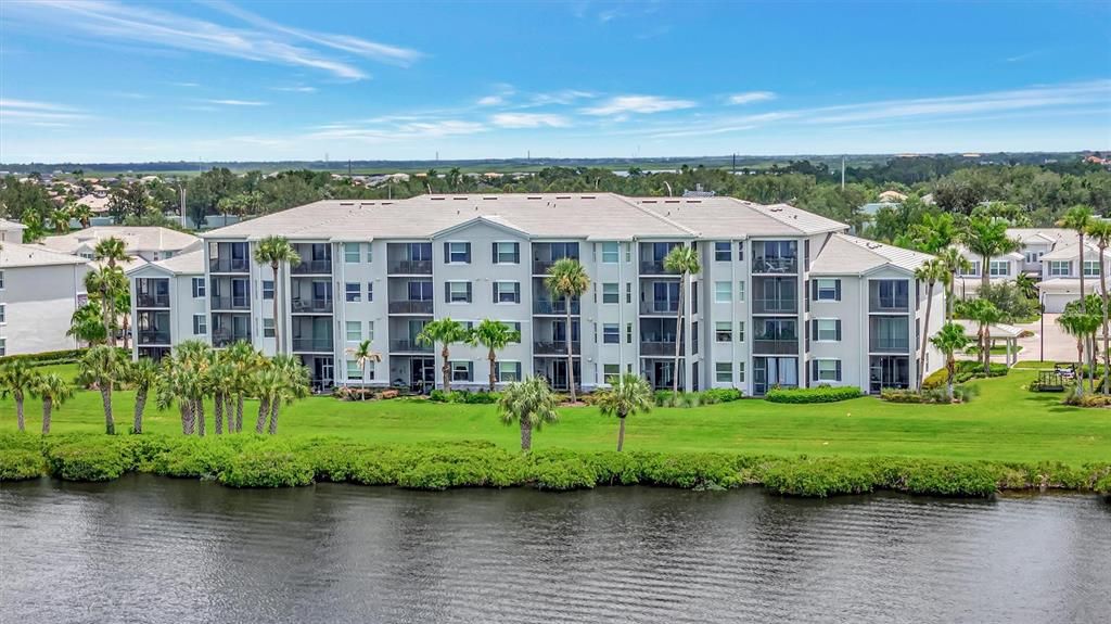 For Sale: $449,999 (3 beds, 2 baths, 1302 Square Feet)