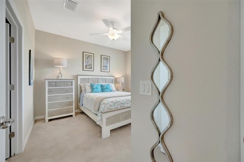 For Sale: $449,999 (3 beds, 2 baths, 1302 Square Feet)