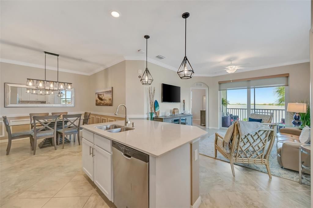 For Sale: $449,999 (3 beds, 2 baths, 1302 Square Feet)