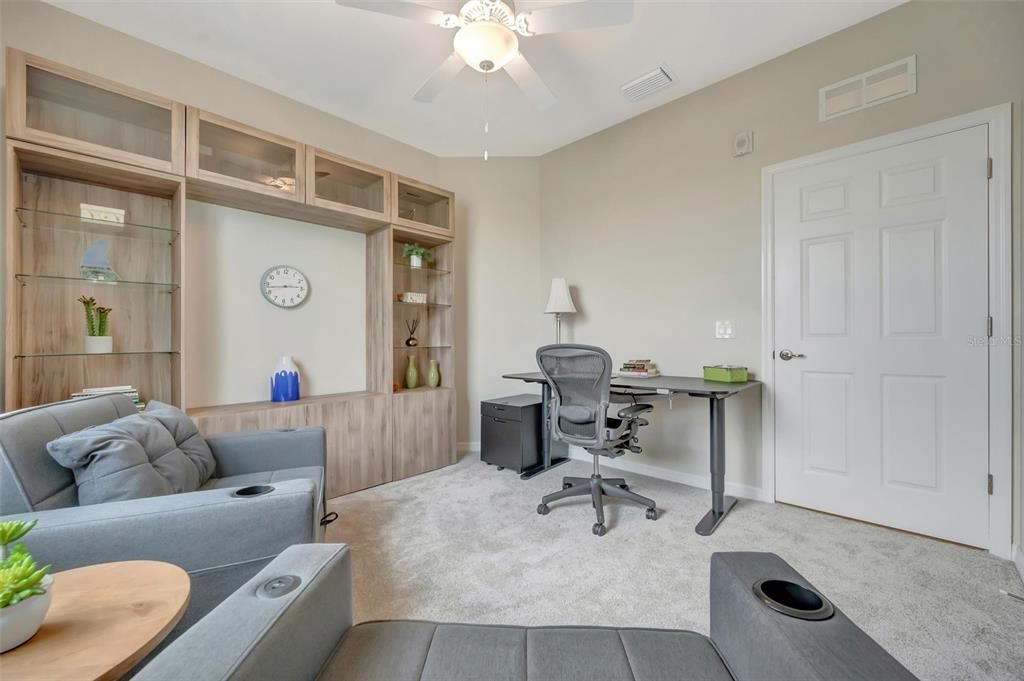 For Sale: $449,999 (3 beds, 2 baths, 1302 Square Feet)