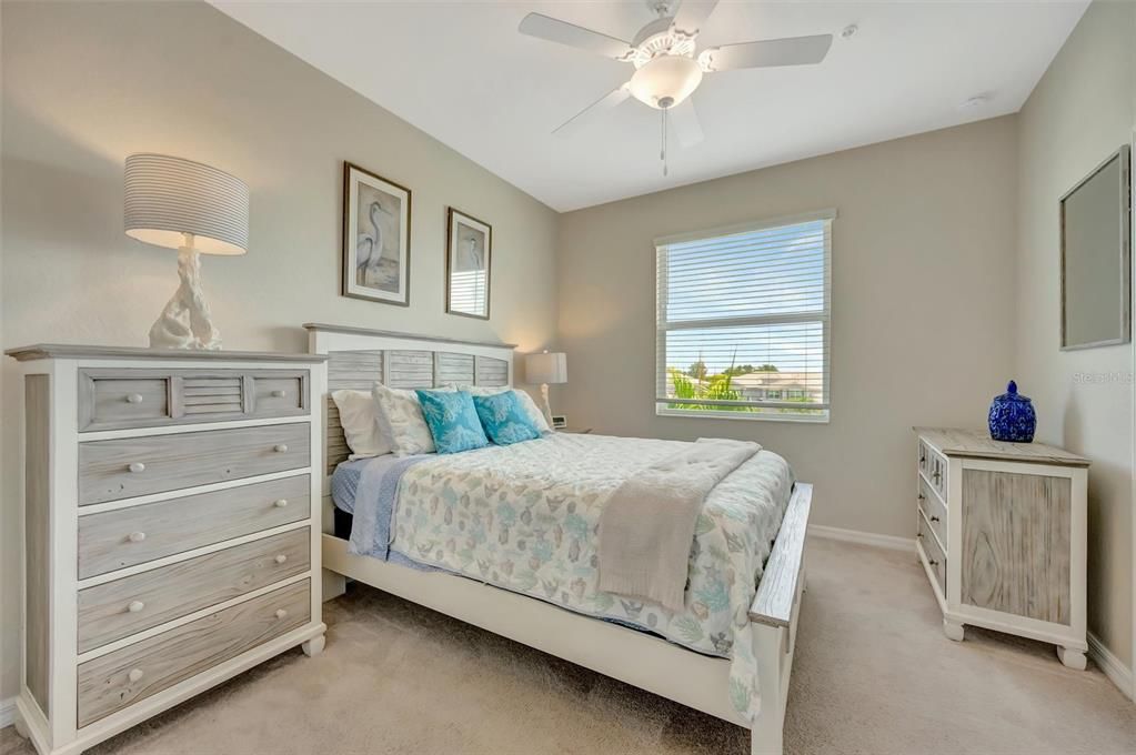 For Sale: $449,999 (3 beds, 2 baths, 1302 Square Feet)