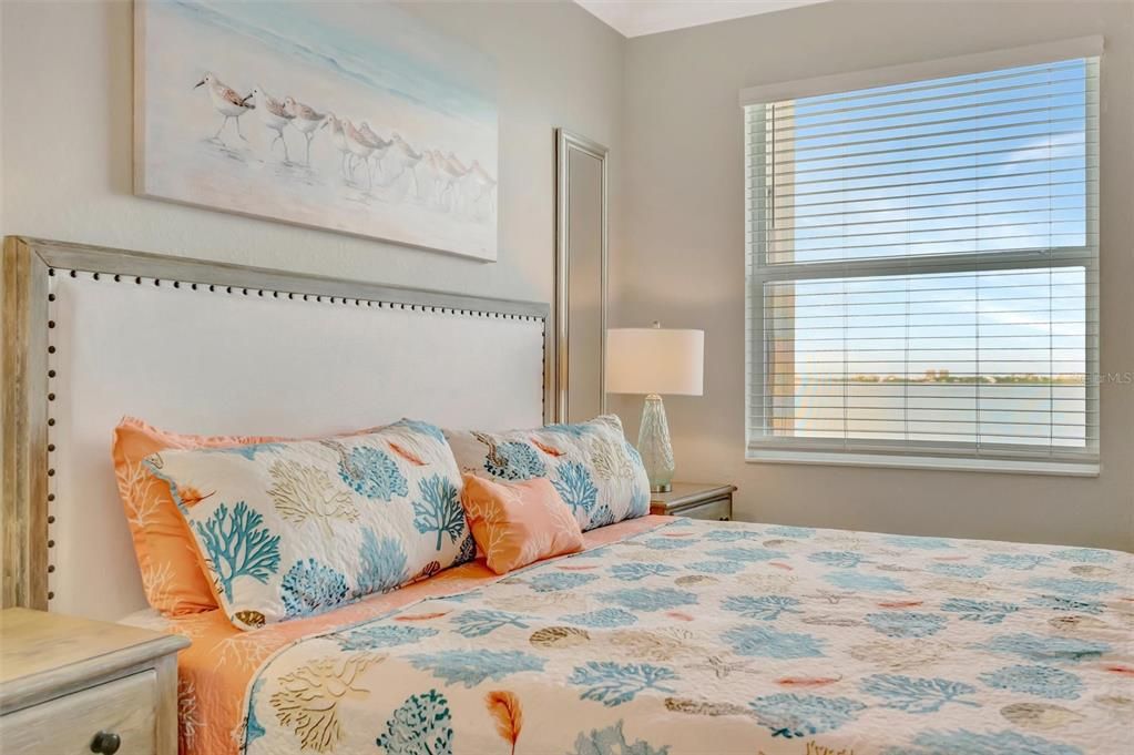 For Sale: $449,999 (3 beds, 2 baths, 1302 Square Feet)