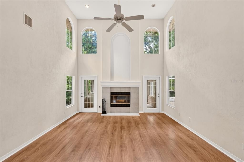 For Sale: $515,000 (5 beds, 2 baths, 2399 Square Feet)
