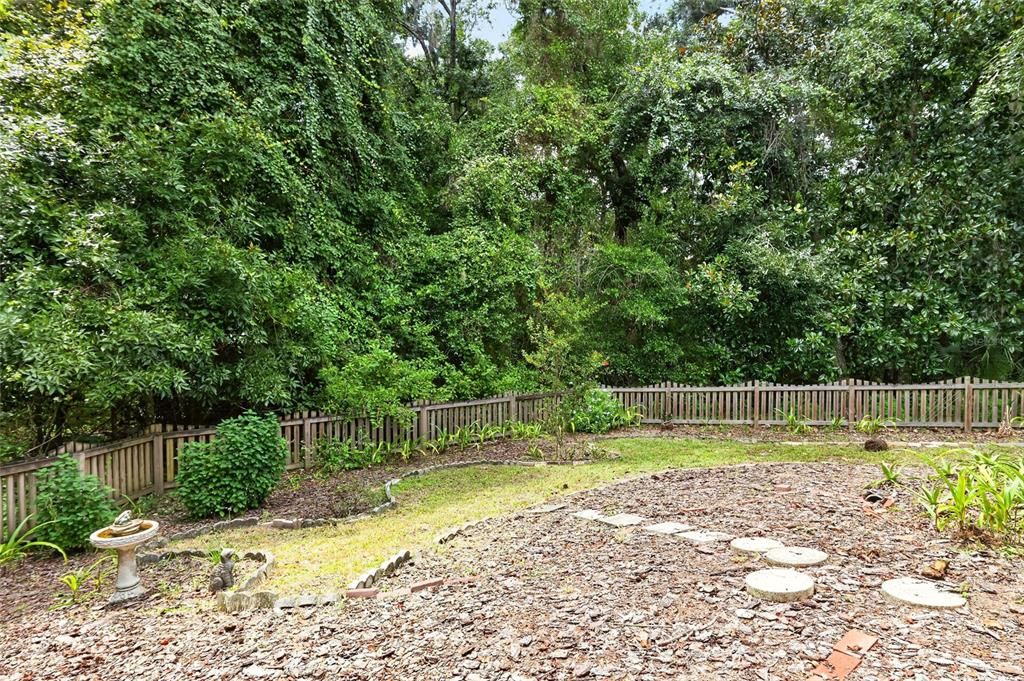 For Sale: $515,000 (5 beds, 2 baths, 2399 Square Feet)