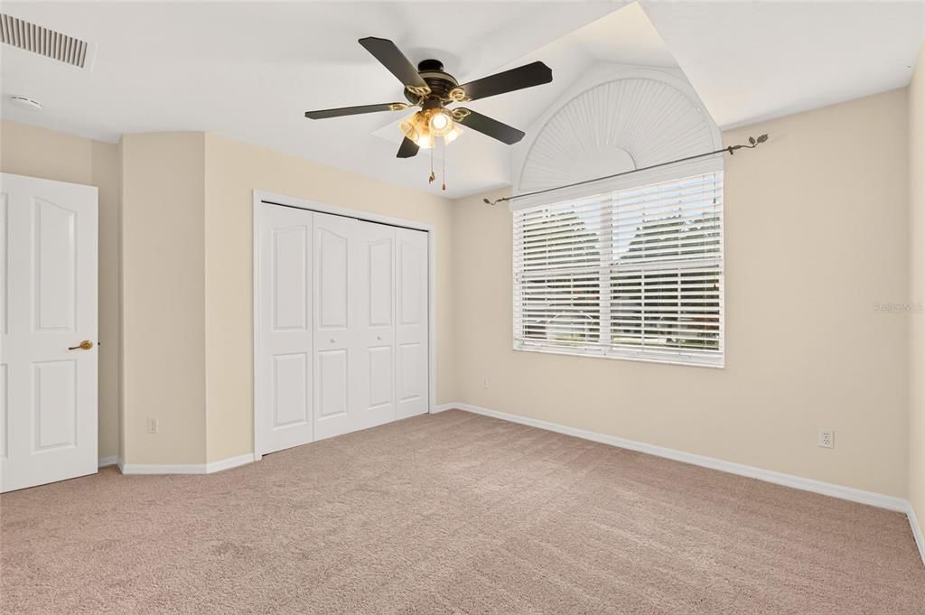 For Sale: $515,000 (5 beds, 2 baths, 2399 Square Feet)