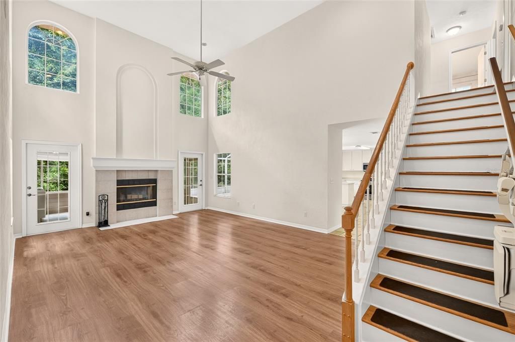 For Sale: $515,000 (5 beds, 2 baths, 2399 Square Feet)
