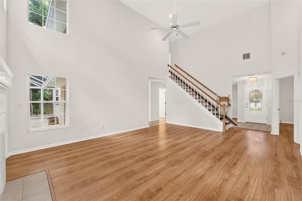 For Sale: $515,000 (5 beds, 2 baths, 2399 Square Feet)