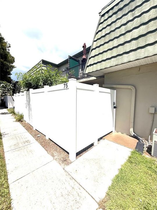 For Sale: $131,000 (1 beds, 1 baths, 630 Square Feet)