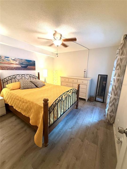 For Sale: $131,000 (1 beds, 1 baths, 630 Square Feet)