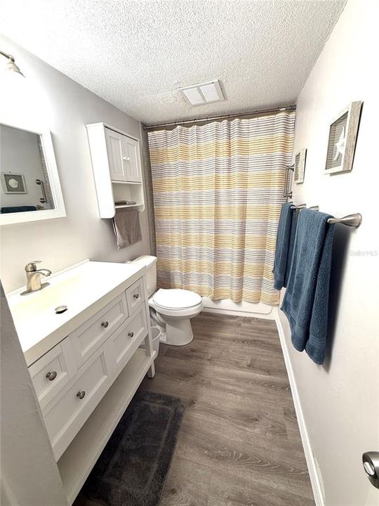 For Sale: $131,000 (1 beds, 1 baths, 630 Square Feet)