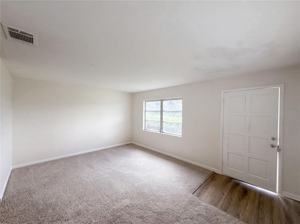 En Venta: $230,000 (3 camas, 2 baños, 1240 Pies cuadrados)