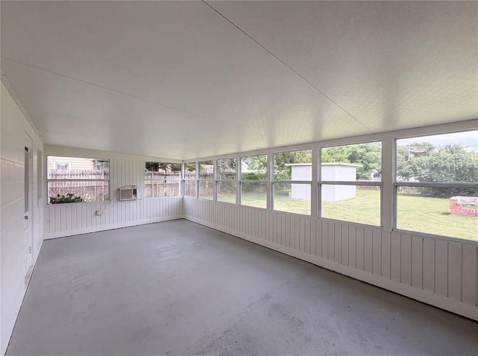 En Venta: $230,000 (3 camas, 2 baños, 1240 Pies cuadrados)