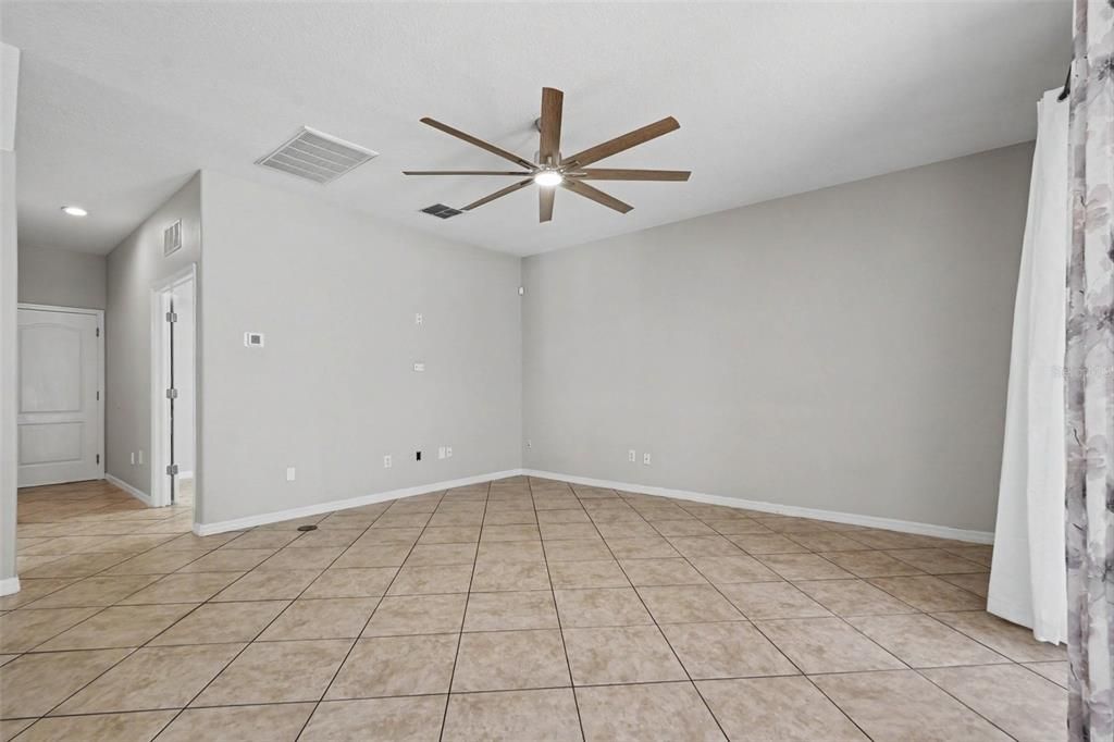 For Rent: $3,000 (4 beds, 2 baths, 2530 Square Feet)