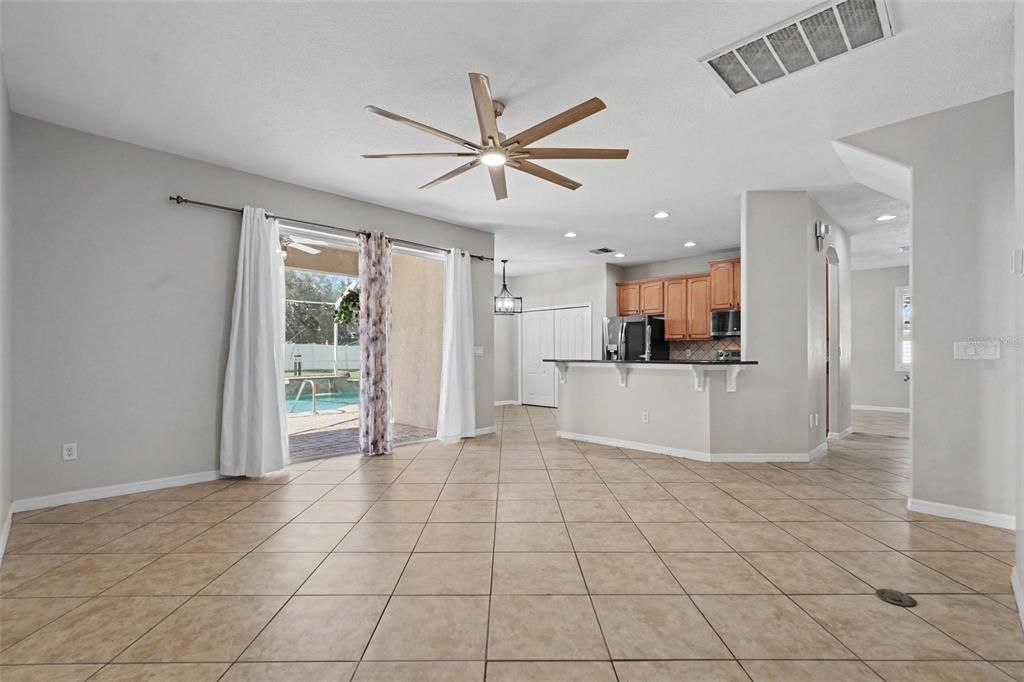 For Rent: $3,000 (4 beds, 2 baths, 2530 Square Feet)