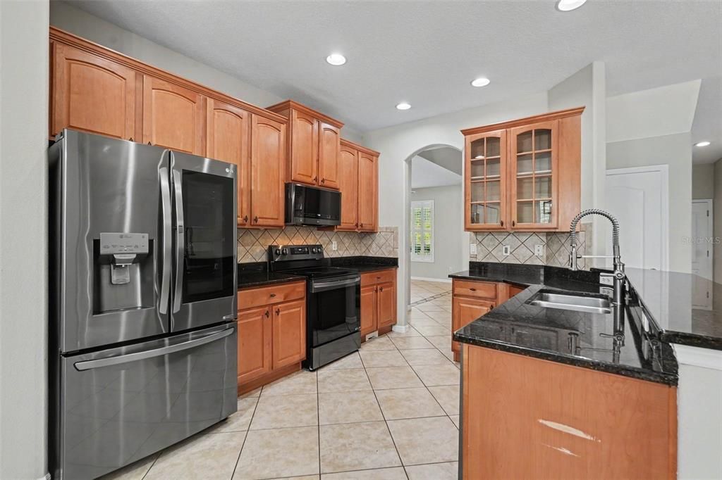 For Rent: $3,000 (4 beds, 2 baths, 2530 Square Feet)