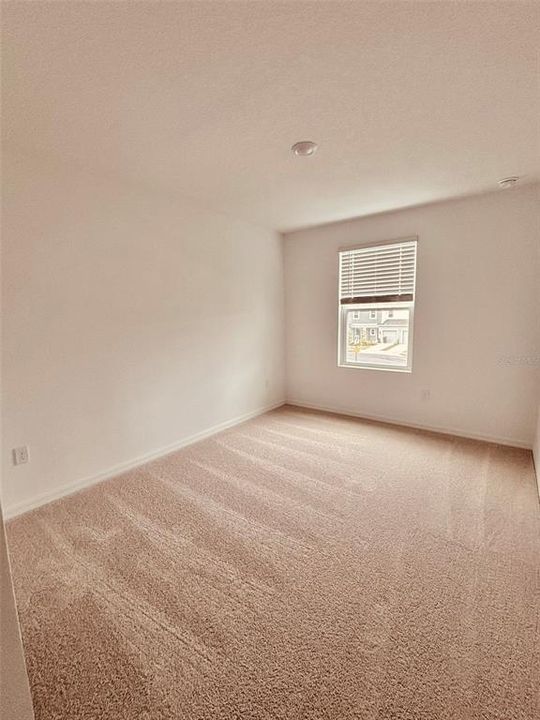 For Rent: $2,200 (3 beds, 2 baths, 1555 Square Feet)