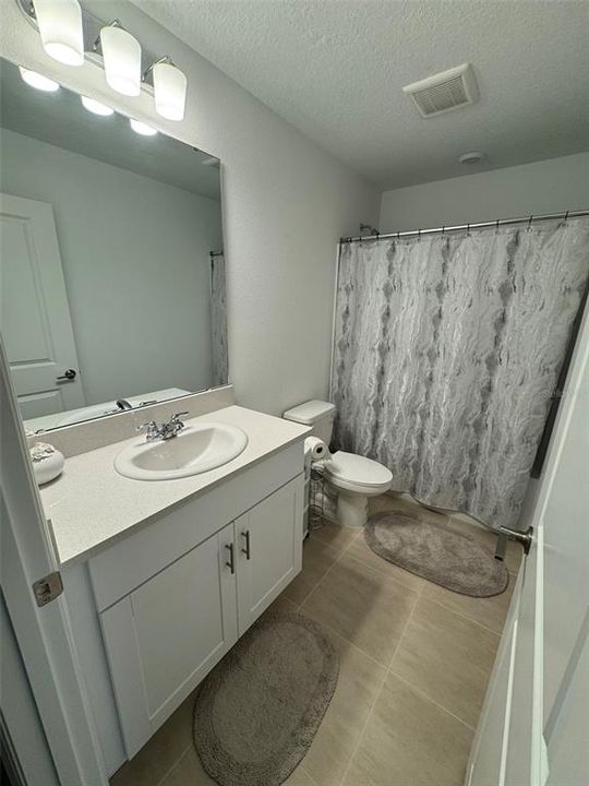 For Rent: $2,200 (3 beds, 2 baths, 1555 Square Feet)