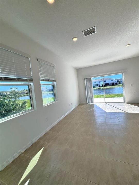 For Rent: $2,200 (3 beds, 2 baths, 1555 Square Feet)
