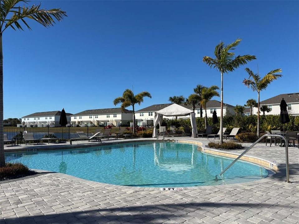 For Rent: $2,200 (3 beds, 2 baths, 1555 Square Feet)