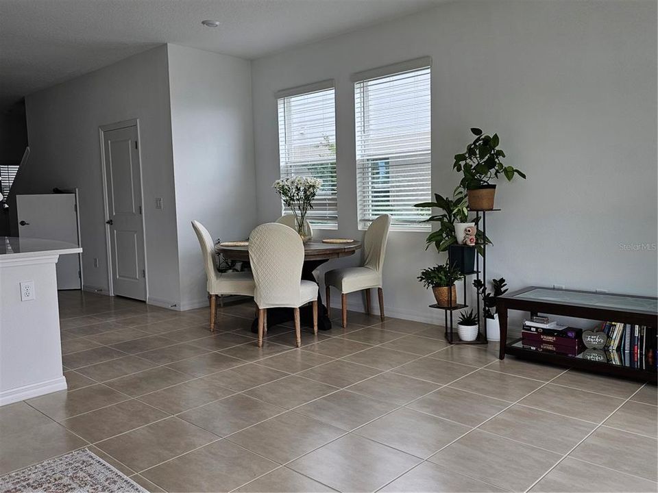 For Rent: $2,200 (3 beds, 2 baths, 1555 Square Feet)