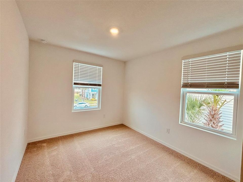 For Rent: $2,200 (3 beds, 2 baths, 1555 Square Feet)