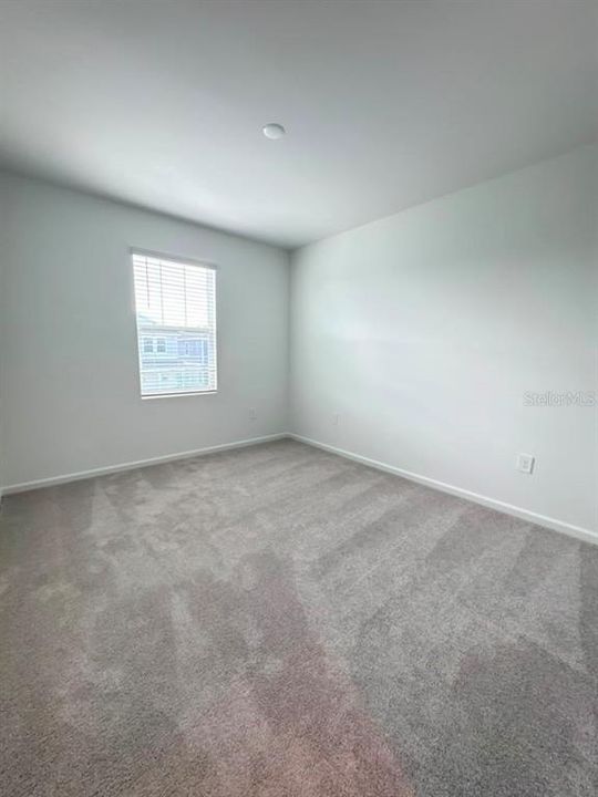 For Rent: $2,400 (3 beds, 2 baths, 1834 Square Feet)