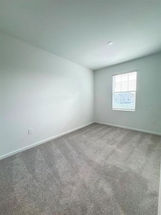 For Rent: $2,400 (3 beds, 2 baths, 1834 Square Feet)