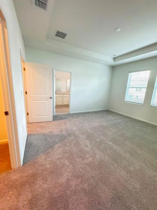 For Rent: $2,400 (3 beds, 2 baths, 1834 Square Feet)