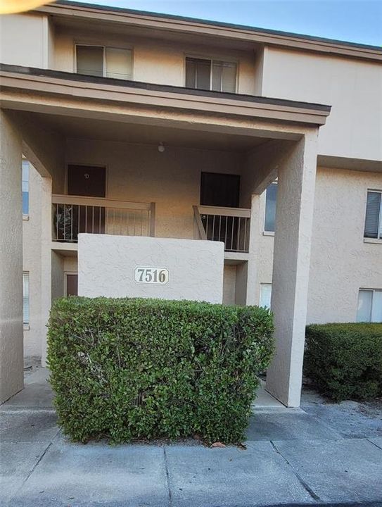 For Sale: $125,000 (2 beds, 1 baths, 1074 Square Feet)