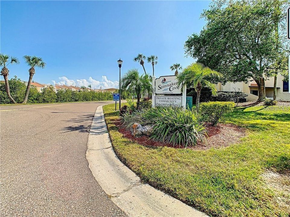 For Sale: $440,000 (2 beds, 1 baths, 1537 Square Feet)